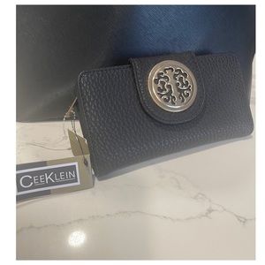 Women’s Cee Klein Zip Around New Wallet Black